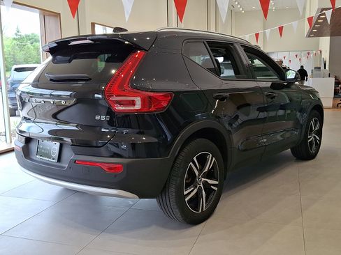 Certified 2023 Volvo XC40 B5 Core w/ Convenience Package AWD/4WD image 6
