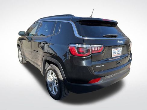 Used 2024 Jeep Compass Latitude image 12