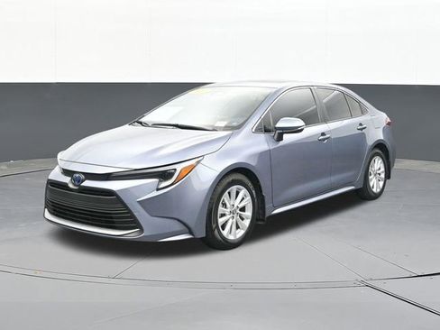 Used 2024 Toyota Corolla XLE image 4
