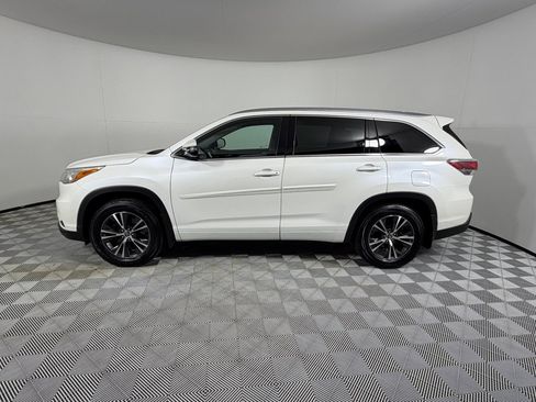 Used 2016 Toyota Highlander XLE AWD/4WD image 7