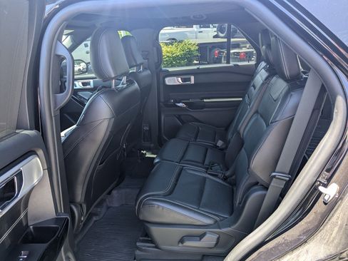 Used 2021 Ford Explorer ST w/ Equipment Group 401A AWD/4WD image 31