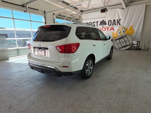 Used 2019 Nissan Pathfinder S FWD image 6