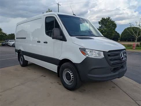 Used 2025 Mercedes-Benz Sprinter 2500 image 10