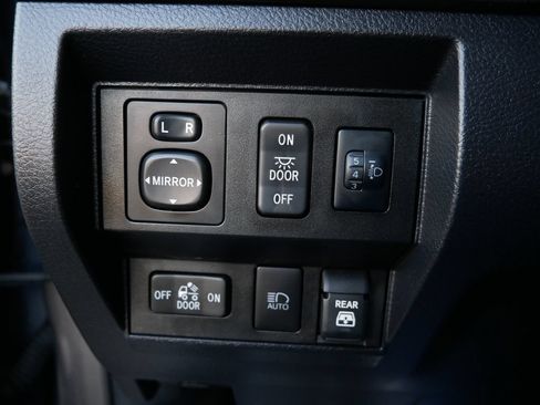 Certified 2019 Toyota Tundra SR5 w/ SR5 Upgrade Package AWD/4WD image 27
