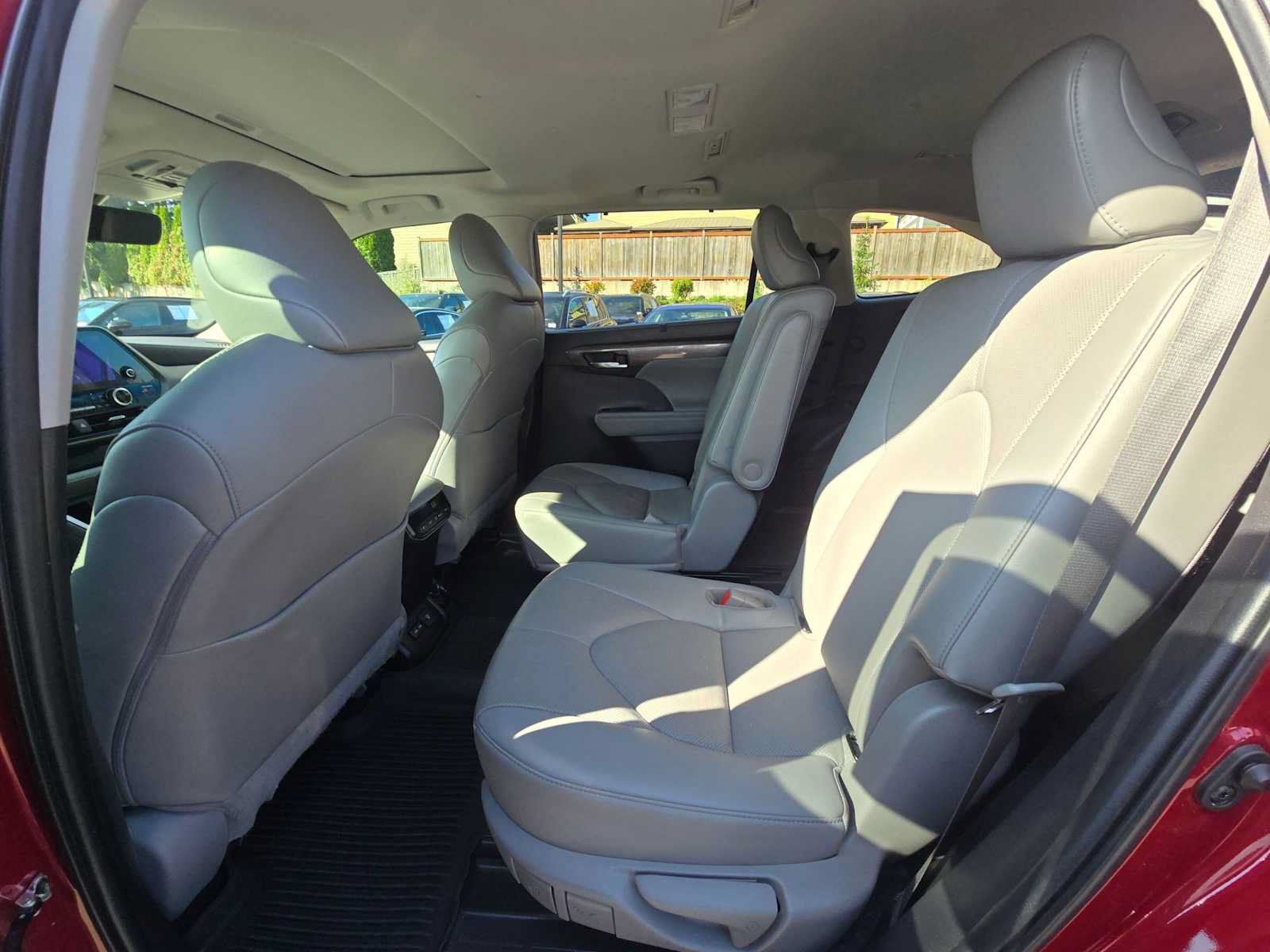 Used 2023 Toyota Highlander Limited AWD/4WD image 16