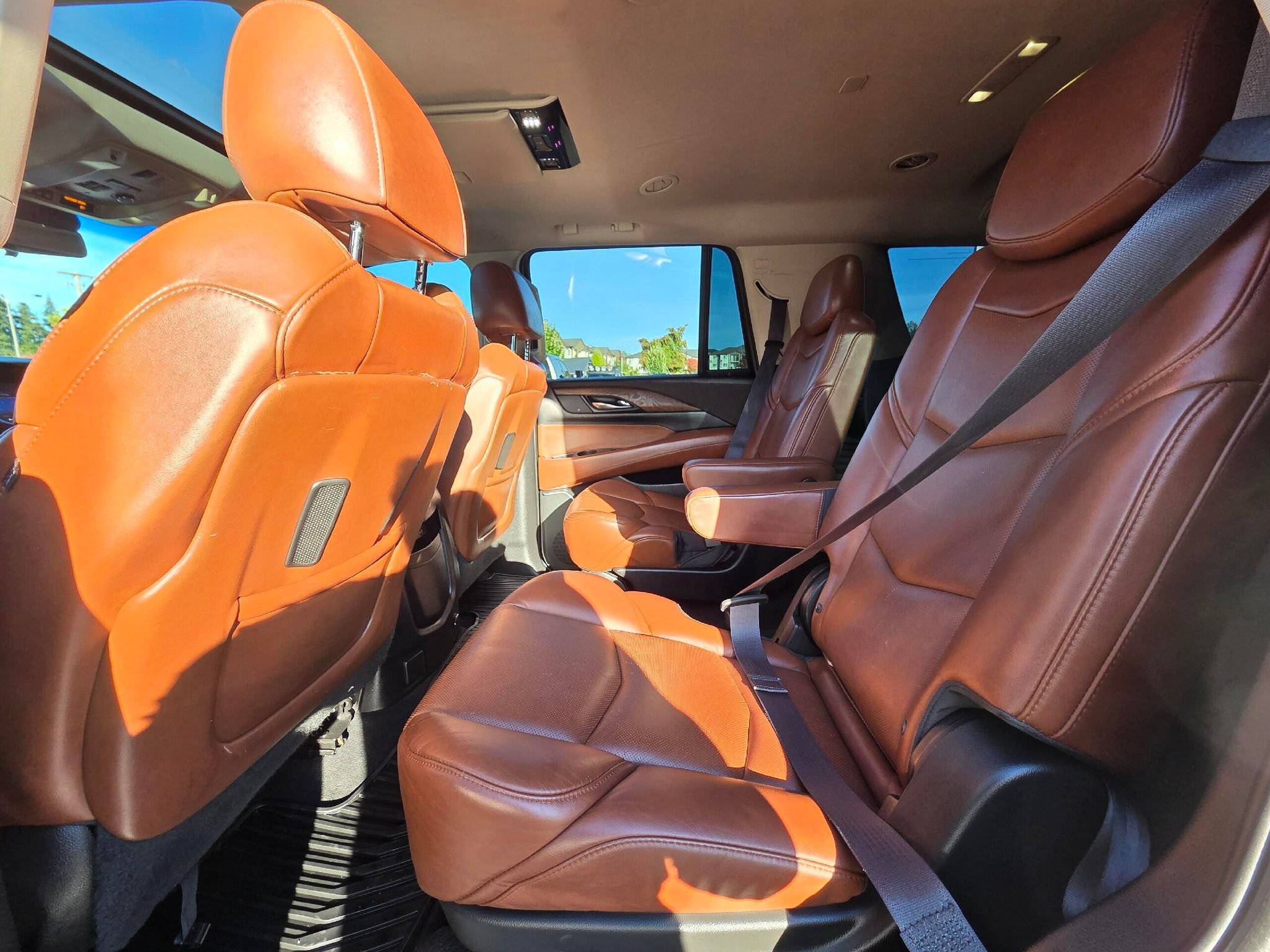 Used 2017 Cadillac Escalade Luxury AWD/4WD image 28