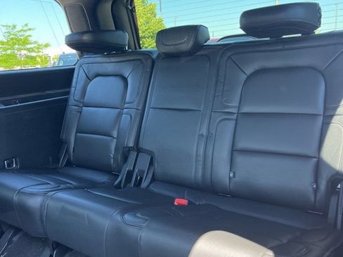 Used 2018 Lincoln Navigator Reserve w/ Technology Package AWD/4WD image 13