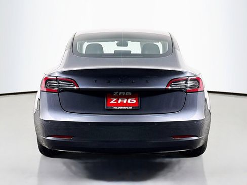 Used 2018 Tesla Model 3 RWD image 4