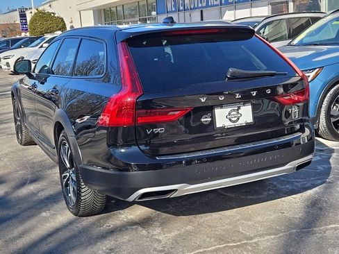 Used 2018 Volvo V90 T5 Cross Country w/ Convenience Package image 3