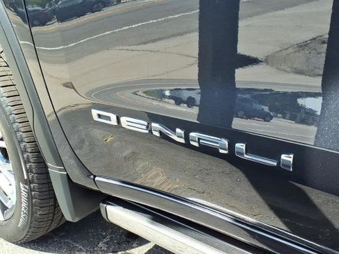 Used 2024 GMC Sierra 1500 Denali Ultimate AWD/4WD image 9
