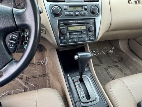 Used 2001 Honda Accord EX image 16
