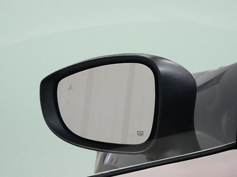 Used 2023 Chrysler Pacifica Touring-L FWD image 20