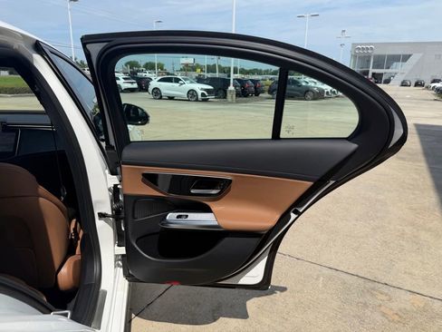 Used 2024 Mercedes-Benz E 350 4MATIC Sedan image 27