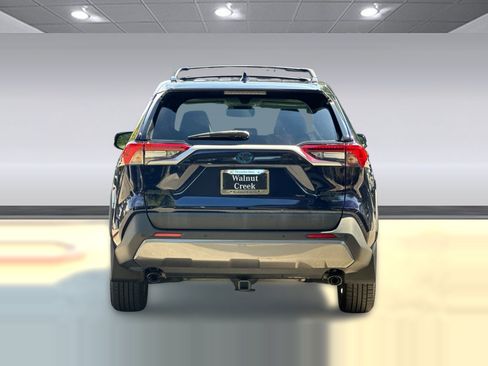 Used 2021 Toyota RAV4 Limited w/ Carpet Mat Package (TMS) AWD/4WD image 10