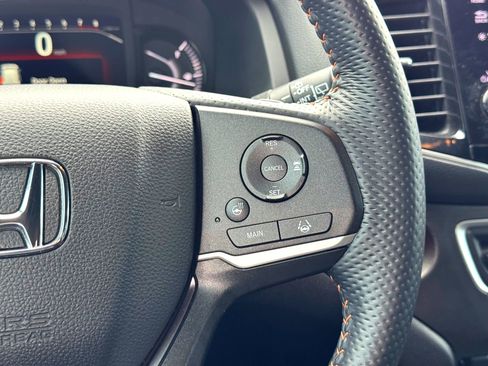 Used 2025 Honda Passport TrailSport image 27