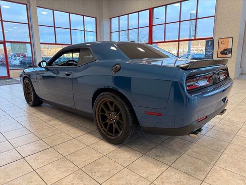 Used 2022 Dodge Challenger R/T w/ Blacktop Package image 7