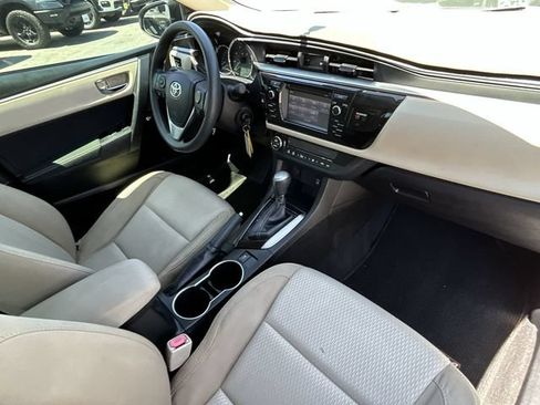 Used 2016 Toyota Corolla LE FWD image 13