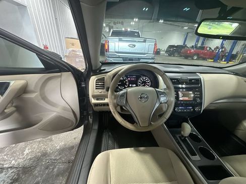 Used 2015 Nissan Altima 2.5 SV w/ Convenience Package FWD image 15