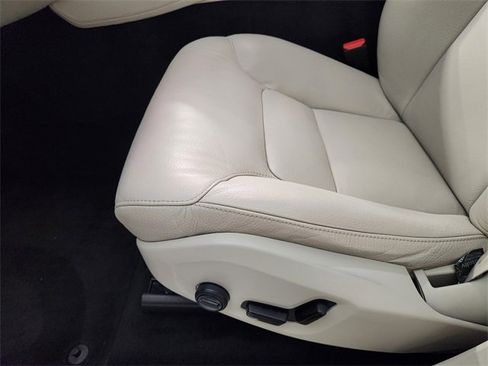 Used 2021 Volvo XC90 T6 Momentum w/ Advanced Package image 25