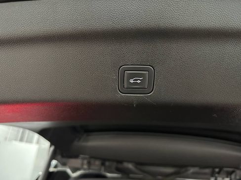 Used 2023 Chevrolet Tahoe Premier AWD/4WD image 37
