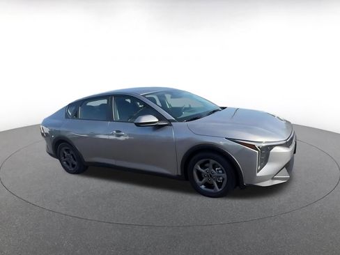 Used 2025 Kia K4 LXS FWD image 2
