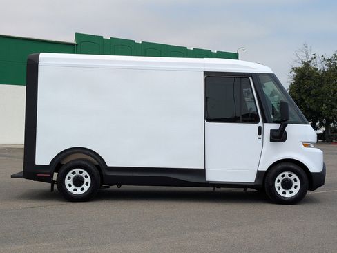 Used 2025 Chevrolet Brightdrop 400 image 11