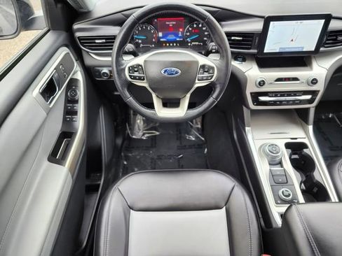 Certified 2022 Ford Explorer XLT w/ Equipment Group 202A AWD/4WD image 13