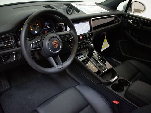 New 2026 Porsche Macan S image 4