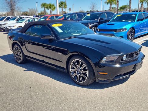 Used 2010 Ford Mustang GT image 3