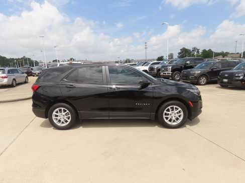 Used 2024 Chevrolet Equinox LS w/ LS Convenience Package FWD image 10