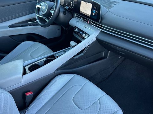 Used 2023 Hyundai Elantra Limited w/ Preferred Accessory Package FWD image 15