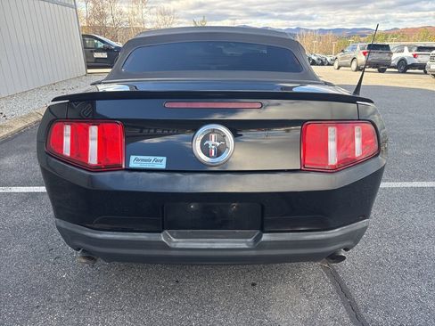 Used 2012 Ford Mustang Convertible image 4