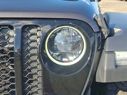 Used 2024 Jeep Wrangler Unlimited AWD/4WD image 34