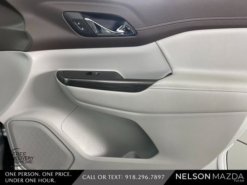 Used 2019 GMC Acadia SLT image 48