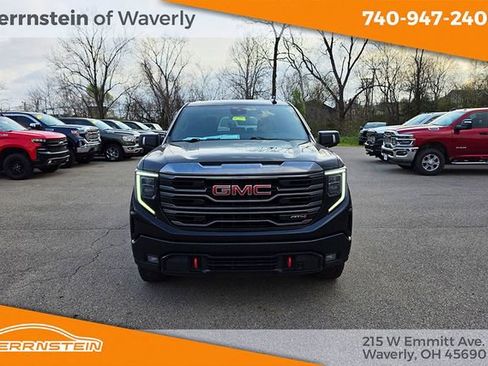 Used 2022 GMC Sierra 1500 AT4 image 2