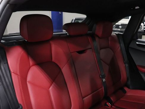Used 2020 Porsche Macan image 20