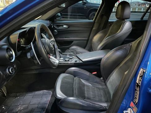 Used 2018 Alfa Romeo Giulia Quadrifoglio image 15