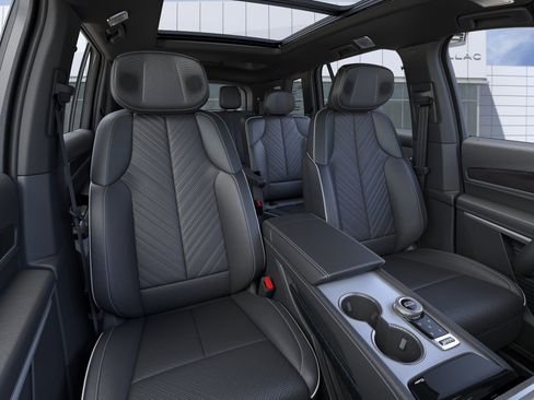 New 2026 Cadillac Vistiq Platinum w/ LPO, Floor Liner Package image 16