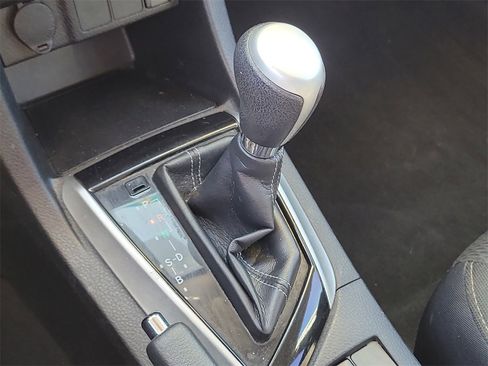 Used 2018 Toyota Corolla L image 22