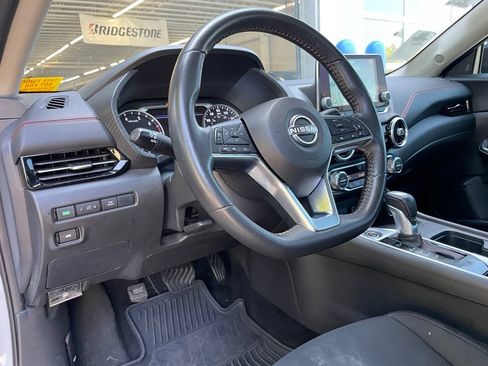 Used 2024 Nissan Sentra SR FWD image 9