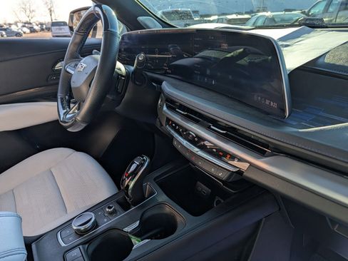 Certified 2024 Cadillac XT4 Sport image 33