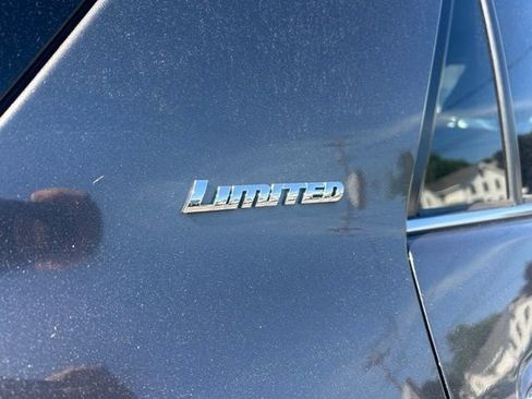 Used 2021 Toyota 4Runner Limited AWD/4WD image 11