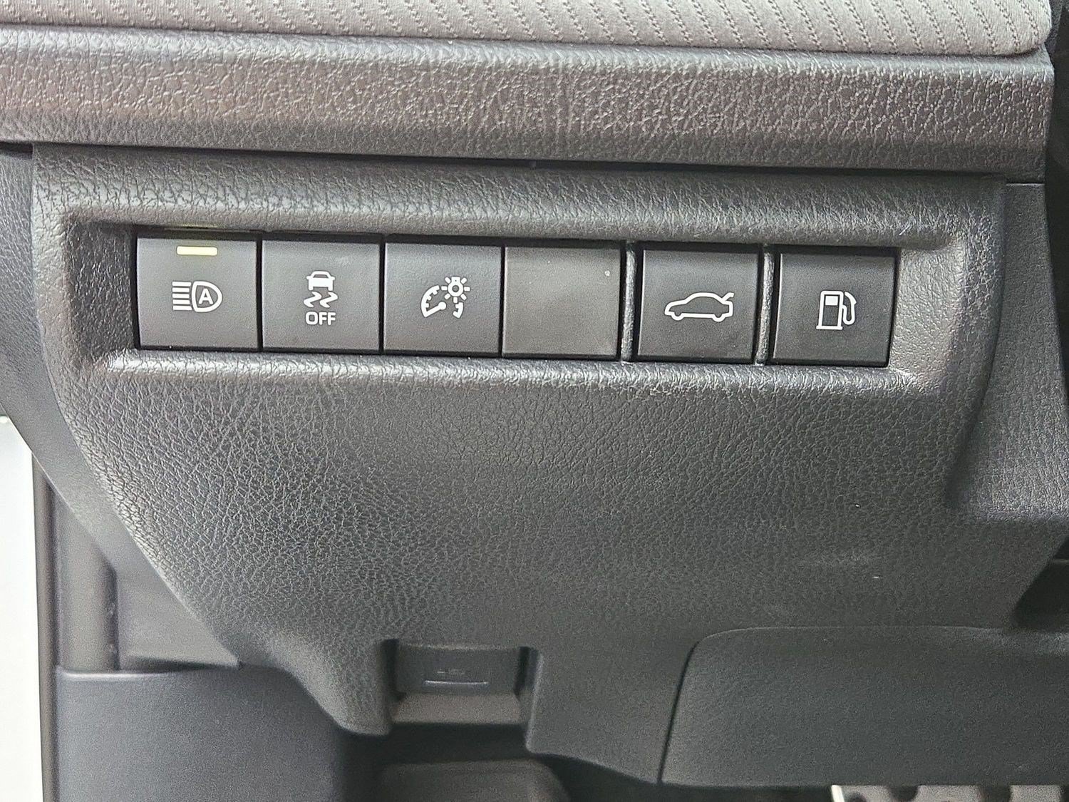 Certified 2025 Toyota Camry SE FWD image 28