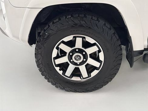 Certified 2017 Toyota 4Runner TRD Off-Road Premium AWD/4WD image 26