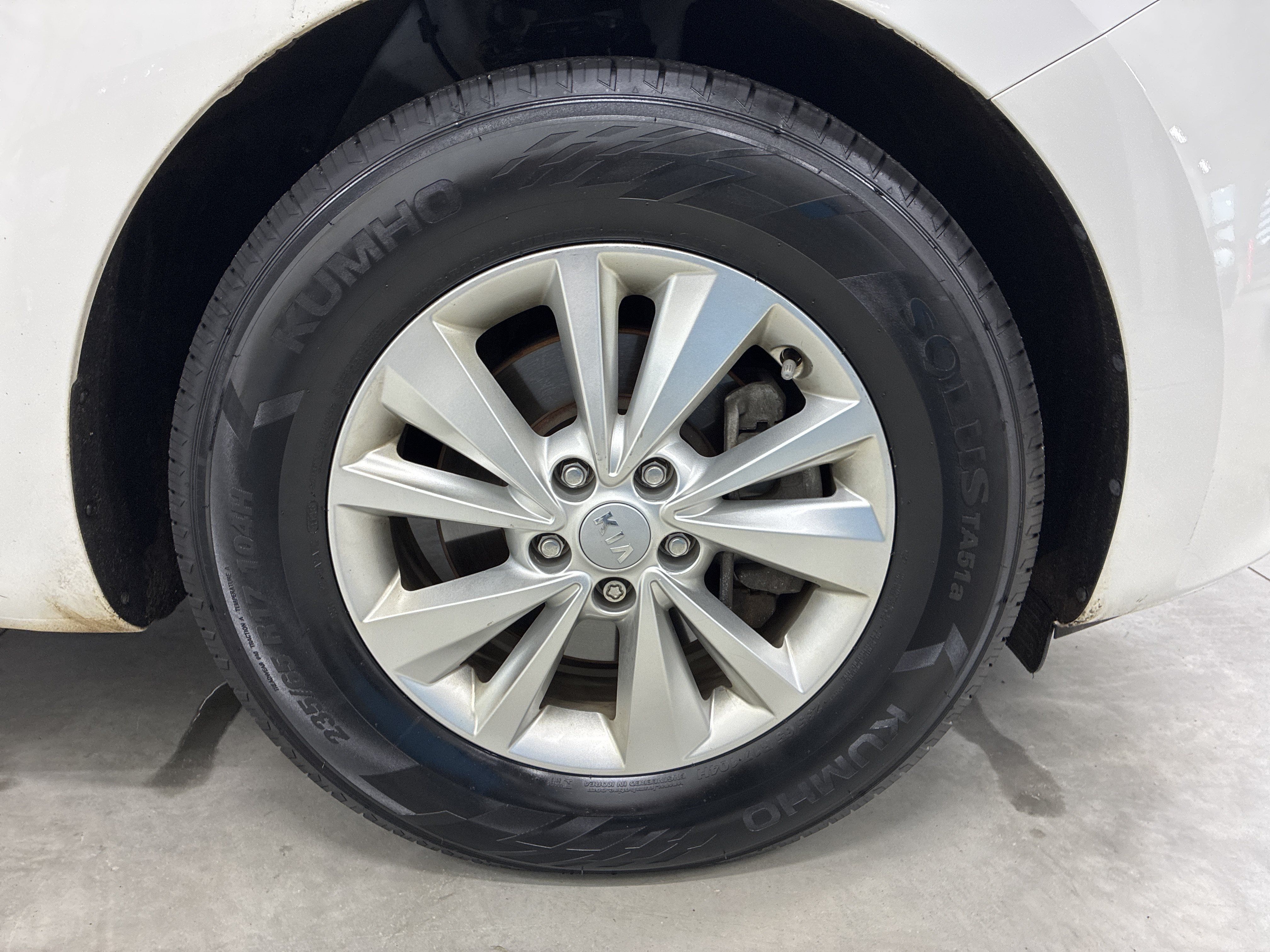 Used 2018 Kia Sedona LX FWD image 31
