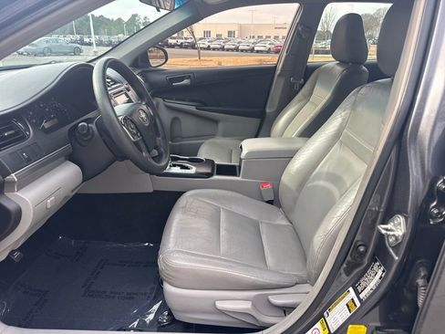 Used 2013 Toyota Camry L image 13