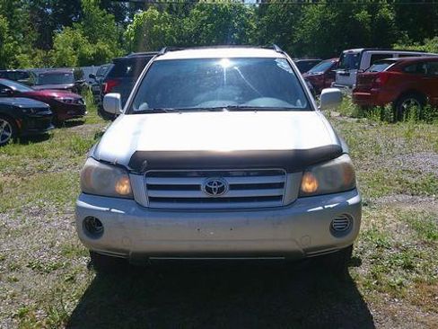 Used 2004 Toyota Highlander 2WD V6 image 2