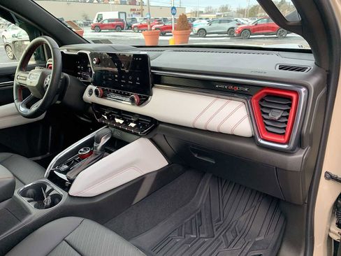 Certified 2024 GMC Canyon AT4X image 28