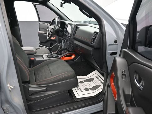 Used 2022 Nissan Frontier PRO-4X w/ Technology Package image 23