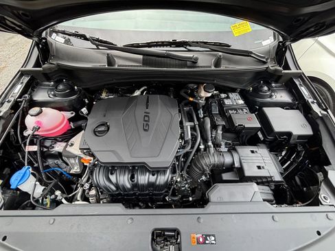 Used 2025 Kia Sportage LX FWD image 32